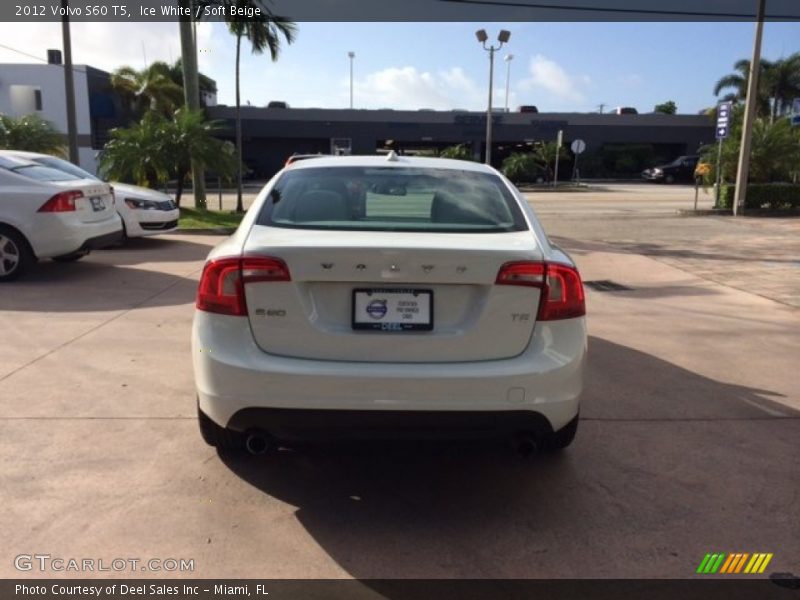 Ice White / Soft Beige 2012 Volvo S60 T5