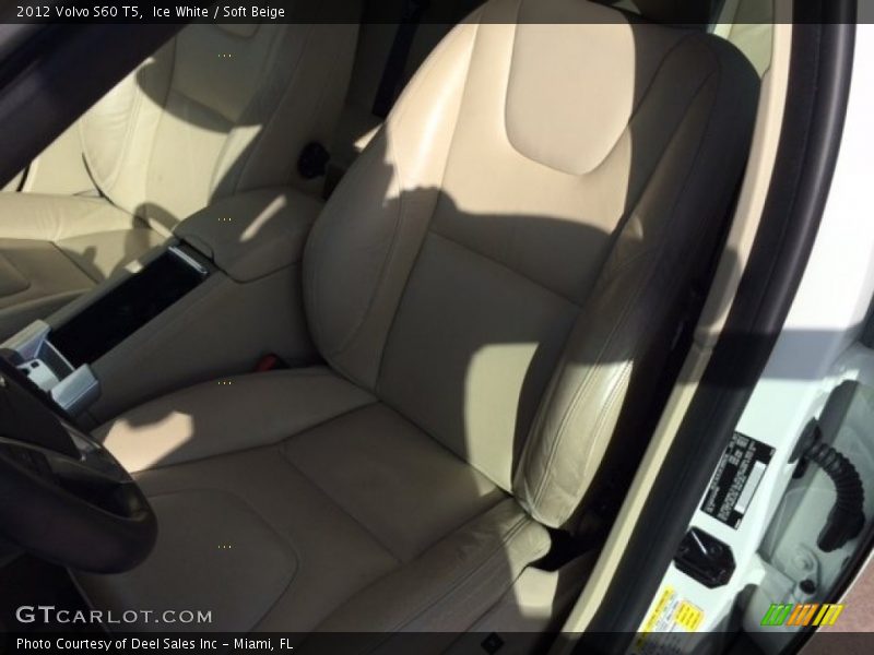 Ice White / Soft Beige 2012 Volvo S60 T5