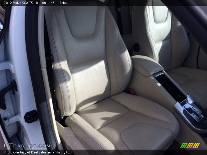 Ice White / Soft Beige 2012 Volvo S60 T5