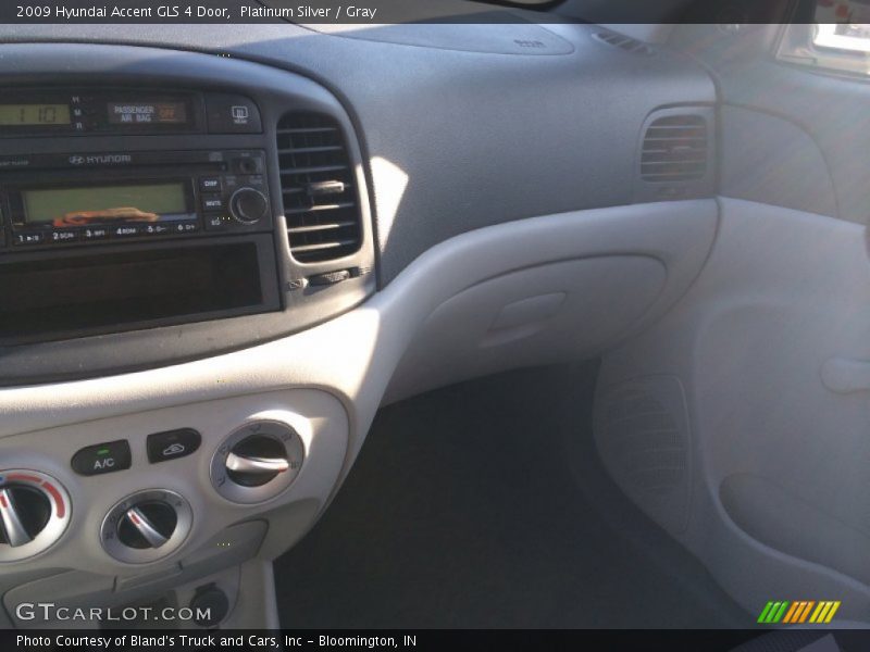 Platinum Silver / Gray 2009 Hyundai Accent GLS 4 Door