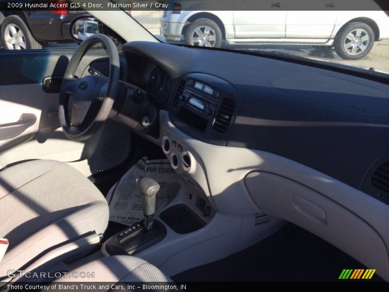 Platinum Silver / Gray 2009 Hyundai Accent GLS 4 Door