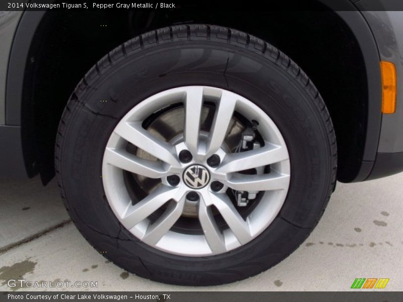 Pepper Gray Metallic / Black 2014 Volkswagen Tiguan S