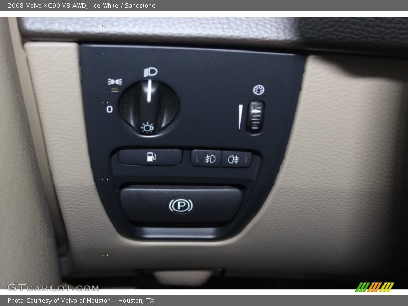 Ice White / Sandstone 2008 Volvo XC90 V8 AWD