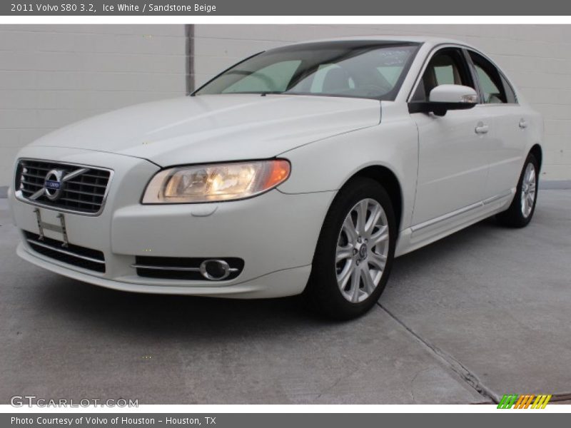 Ice White / Sandstone Beige 2011 Volvo S80 3.2
