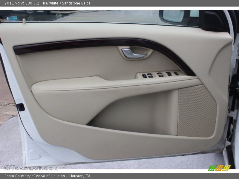 Ice White / Sandstone Beige 2011 Volvo S80 3.2