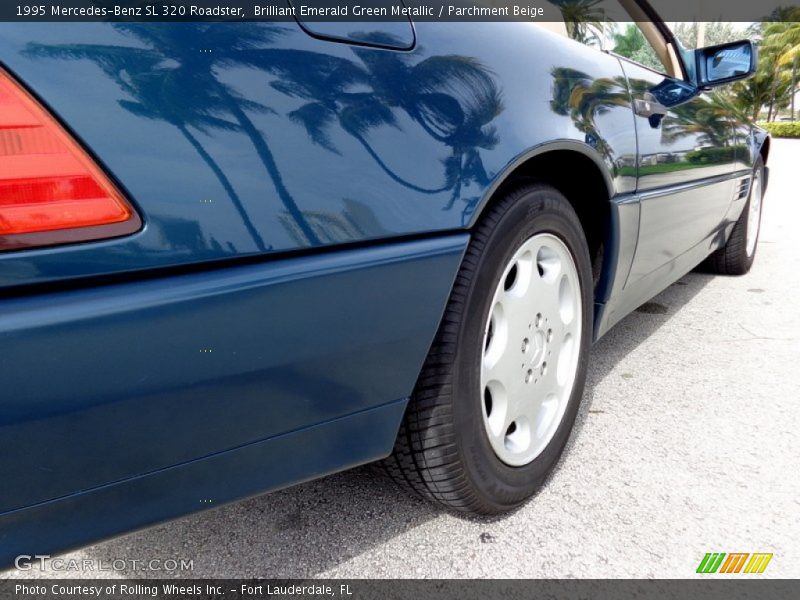 Brilliant Emerald Green Metallic / Parchment Beige 1995 Mercedes-Benz SL 320 Roadster