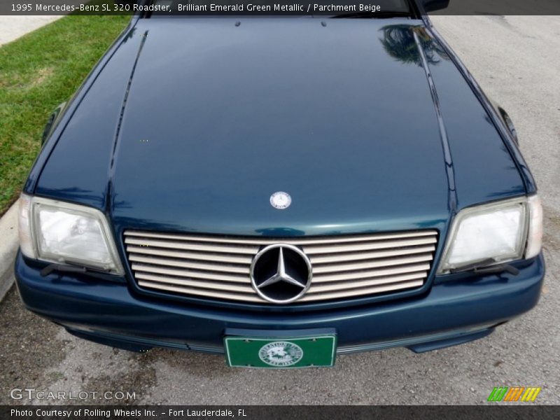 Brilliant Emerald Green Metallic / Parchment Beige 1995 Mercedes-Benz SL 320 Roadster