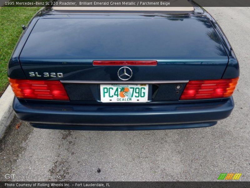 Brilliant Emerald Green Metallic / Parchment Beige 1995 Mercedes-Benz SL 320 Roadster