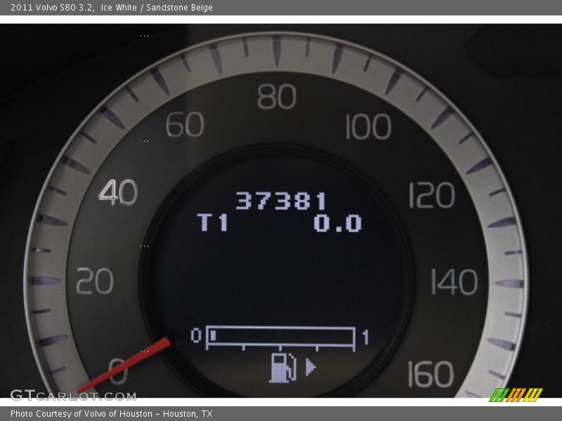 Ice White / Sandstone Beige 2011 Volvo S80 3.2