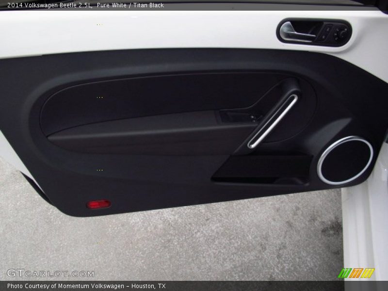 Pure White / Titan Black 2014 Volkswagen Beetle 2.5L
