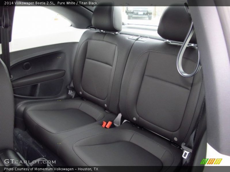 Pure White / Titan Black 2014 Volkswagen Beetle 2.5L