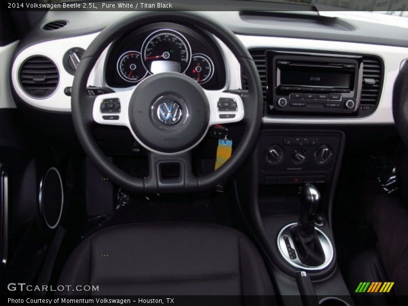 Pure White / Titan Black 2014 Volkswagen Beetle 2.5L