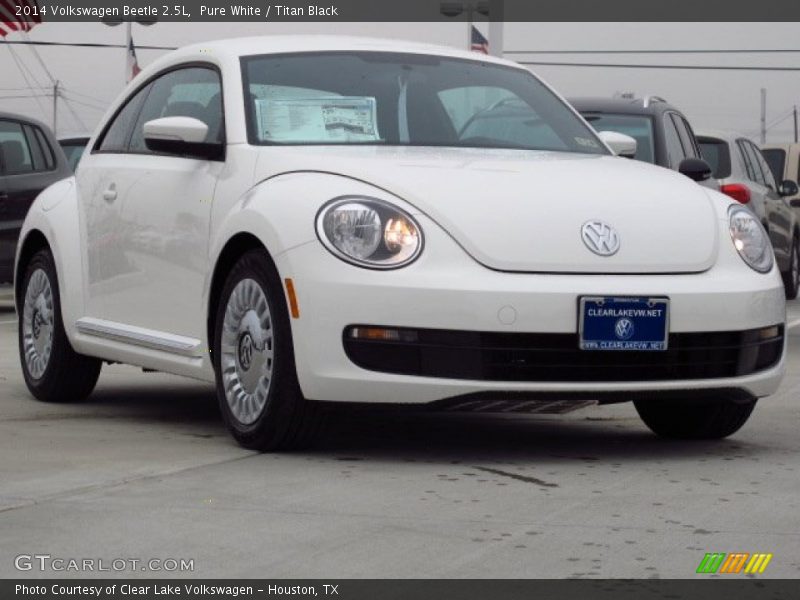 Pure White / Titan Black 2014 Volkswagen Beetle 2.5L
