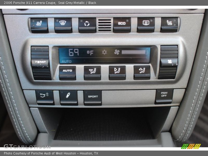 Controls of 2006 911 Carrera Coupe
