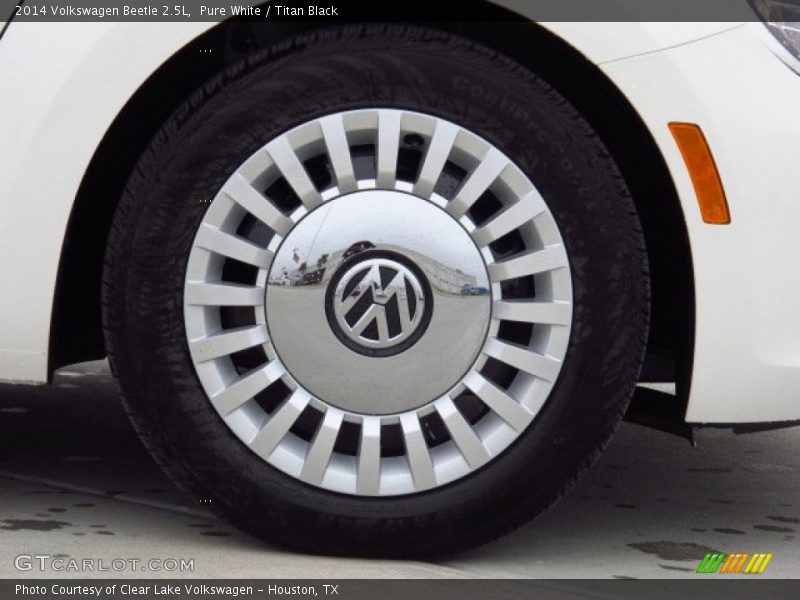 Pure White / Titan Black 2014 Volkswagen Beetle 2.5L