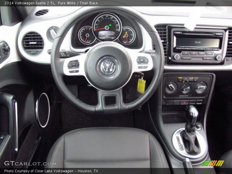 Pure White / Titan Black 2014 Volkswagen Beetle 2.5L