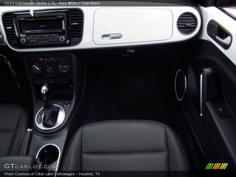 Pure White / Titan Black 2014 Volkswagen Beetle 2.5L