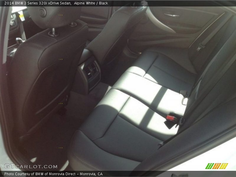 Alpine White / Black 2014 BMW 3 Series 320i xDrive Sedan