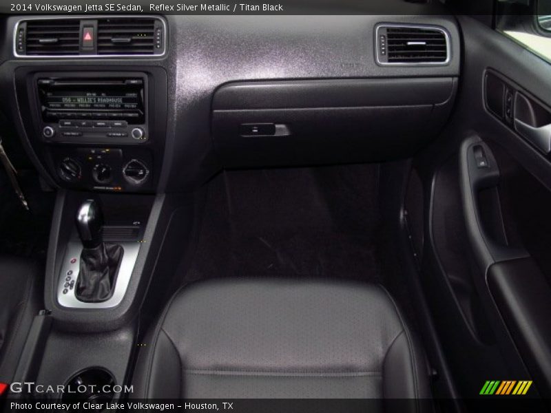Reflex Silver Metallic / Titan Black 2014 Volkswagen Jetta SE Sedan