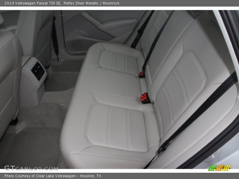 Reflex Silver Metallic / Moonrock 2014 Volkswagen Passat TDI SE