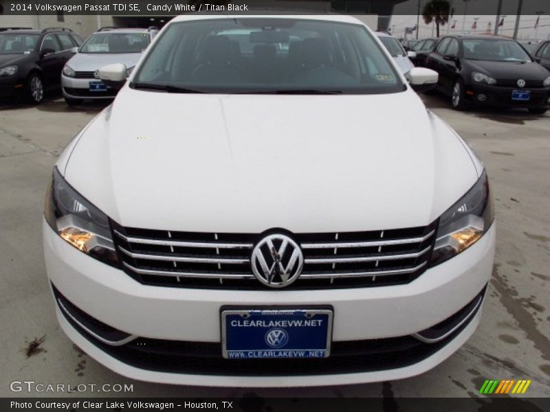 Candy White / Titan Black 2014 Volkswagen Passat TDI SE