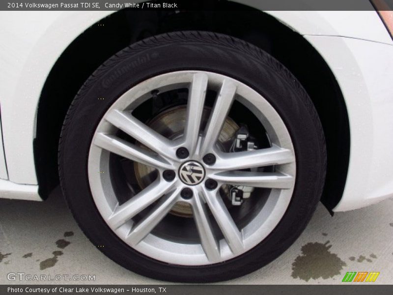 Candy White / Titan Black 2014 Volkswagen Passat TDI SE