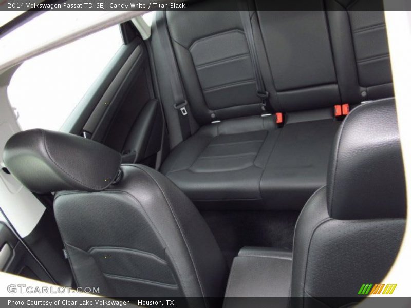 Candy White / Titan Black 2014 Volkswagen Passat TDI SE