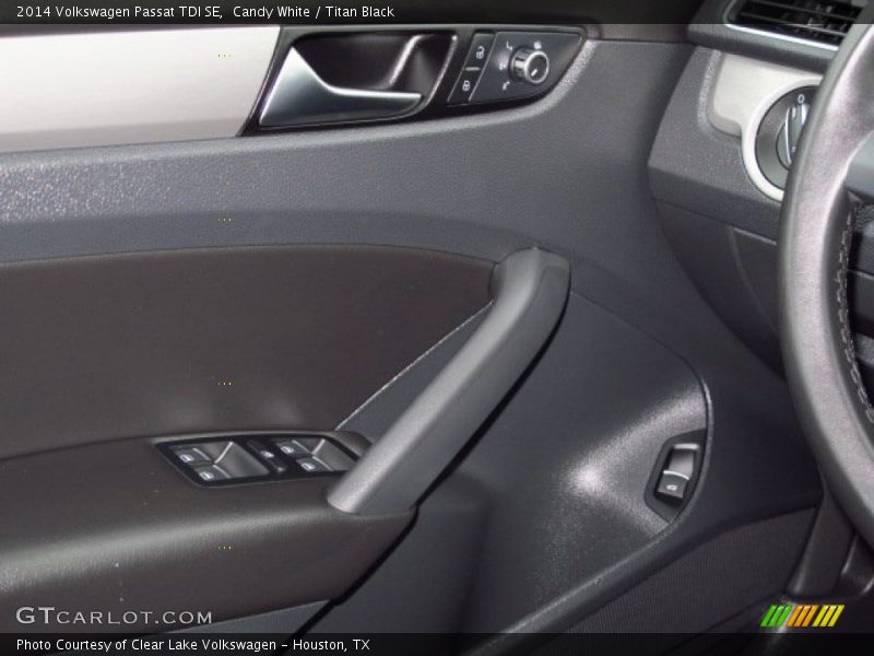 Candy White / Titan Black 2014 Volkswagen Passat TDI SE