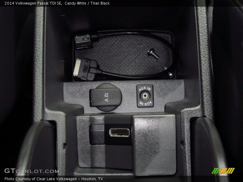 Candy White / Titan Black 2014 Volkswagen Passat TDI SE