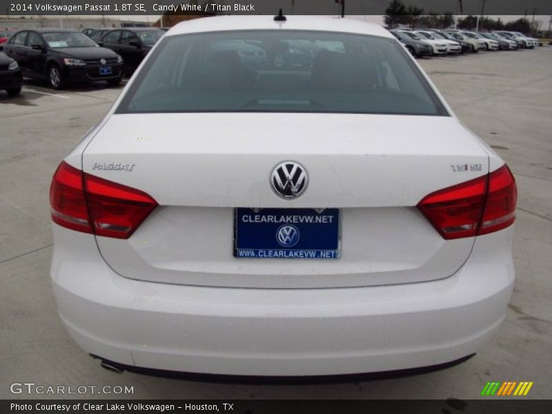 Candy White / Titan Black 2014 Volkswagen Passat 1.8T SE
