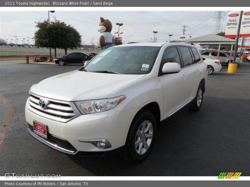 Blizzard White Pearl / Sand Beige 2011 Toyota Highlander