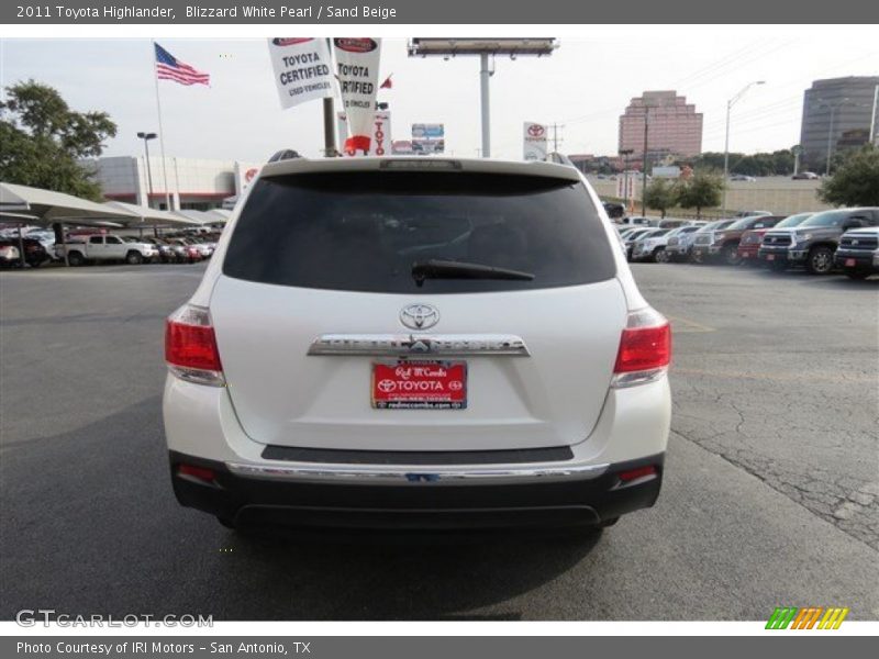 Blizzard White Pearl / Sand Beige 2011 Toyota Highlander