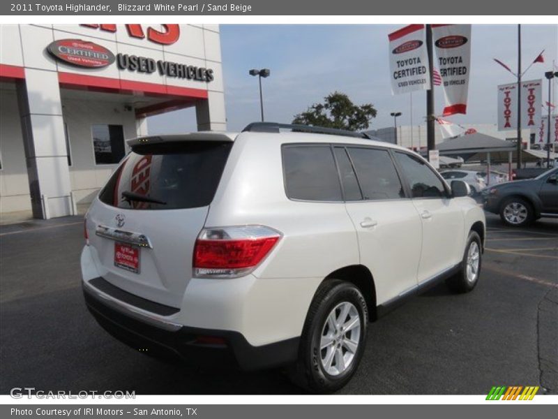 Blizzard White Pearl / Sand Beige 2011 Toyota Highlander