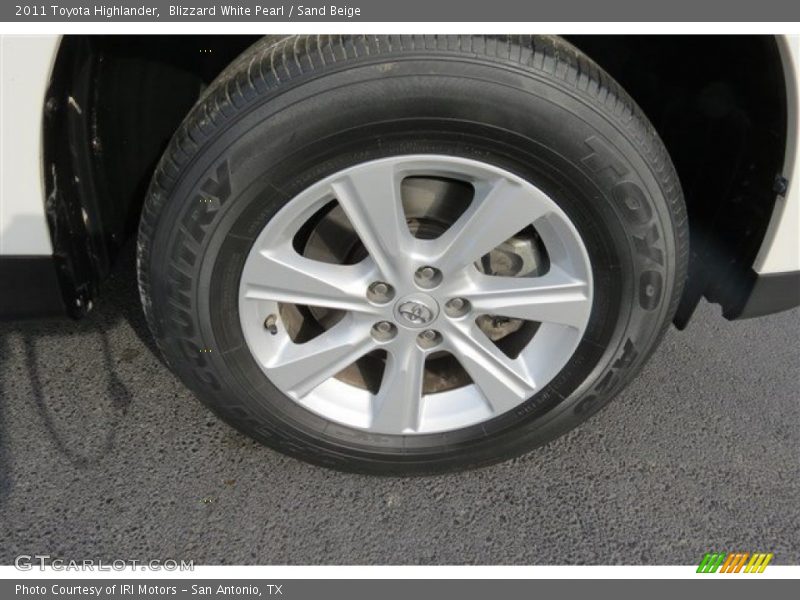 Blizzard White Pearl / Sand Beige 2011 Toyota Highlander
