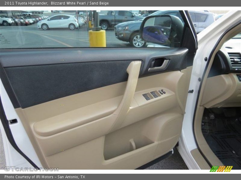 Blizzard White Pearl / Sand Beige 2011 Toyota Highlander