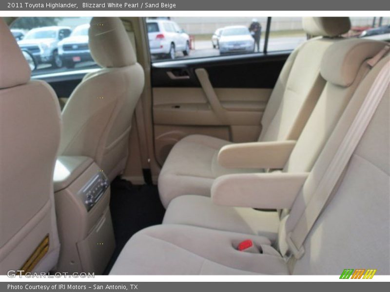 Blizzard White Pearl / Sand Beige 2011 Toyota Highlander