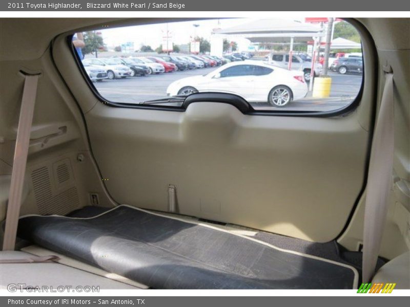 Blizzard White Pearl / Sand Beige 2011 Toyota Highlander