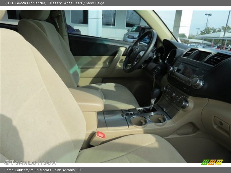 Blizzard White Pearl / Sand Beige 2011 Toyota Highlander