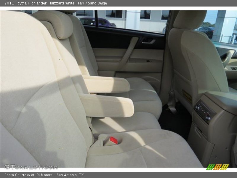 Blizzard White Pearl / Sand Beige 2011 Toyota Highlander