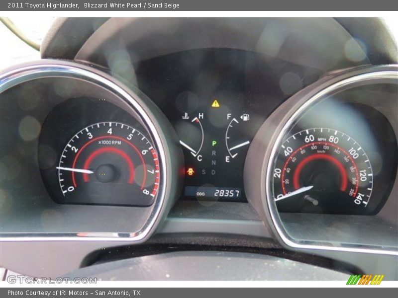 Blizzard White Pearl / Sand Beige 2011 Toyota Highlander