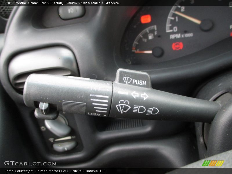 Galaxy Silver Metallic / Graphite 2002 Pontiac Grand Prix SE Sedan