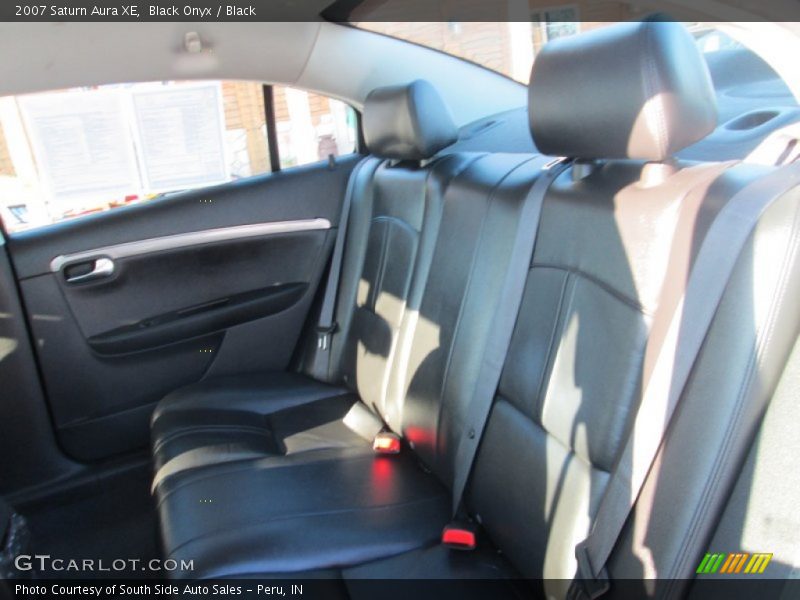 Black Onyx / Black 2007 Saturn Aura XE