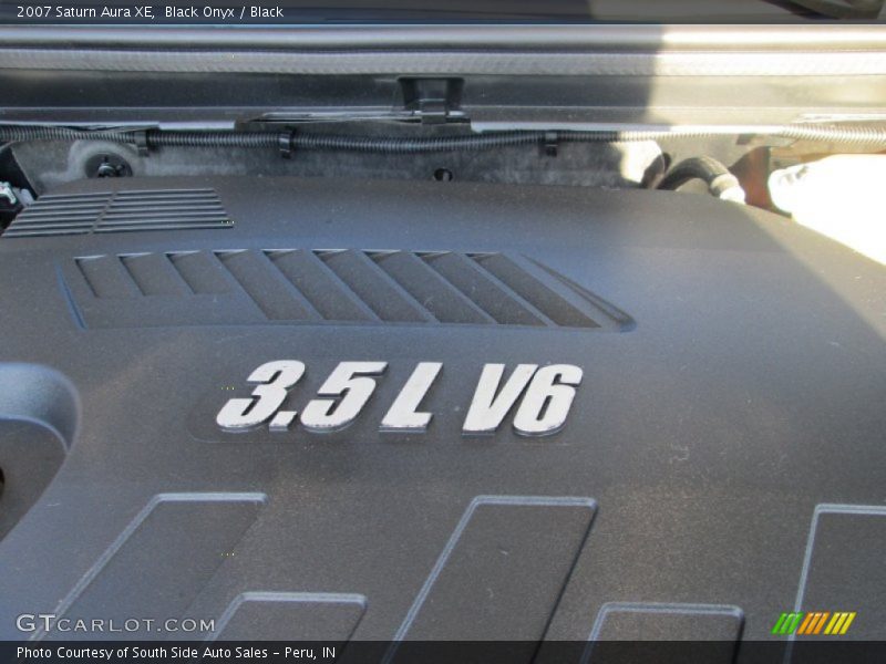 Black Onyx / Black 2007 Saturn Aura XE