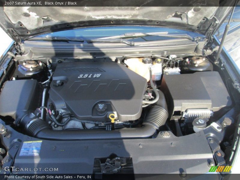 Black Onyx / Black 2007 Saturn Aura XE