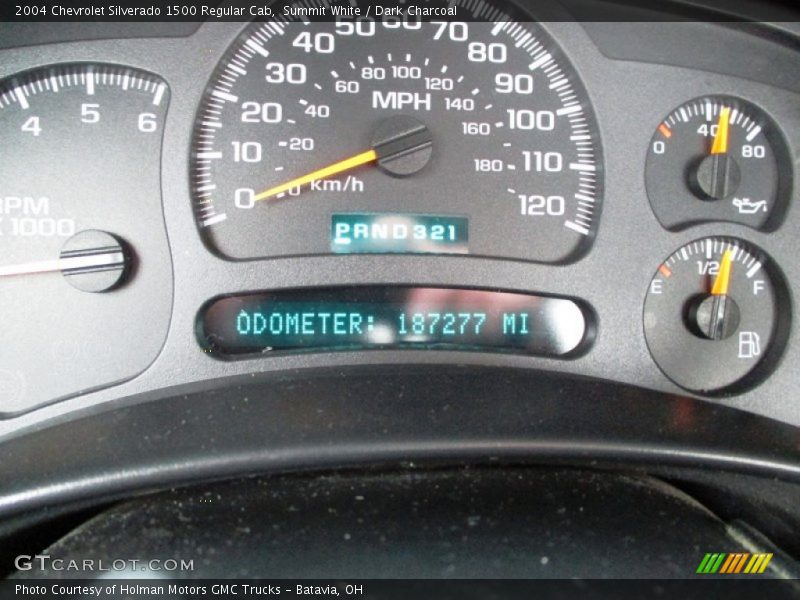 Summit White / Dark Charcoal 2004 Chevrolet Silverado 1500 Regular Cab