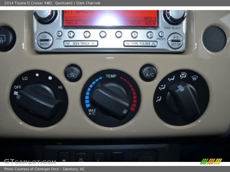 Controls of 2014 FJ Cruiser 4WD