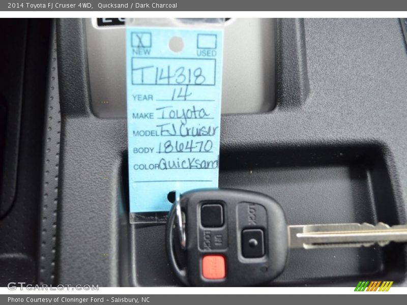 Quicksand / Dark Charcoal 2014 Toyota FJ Cruiser 4WD