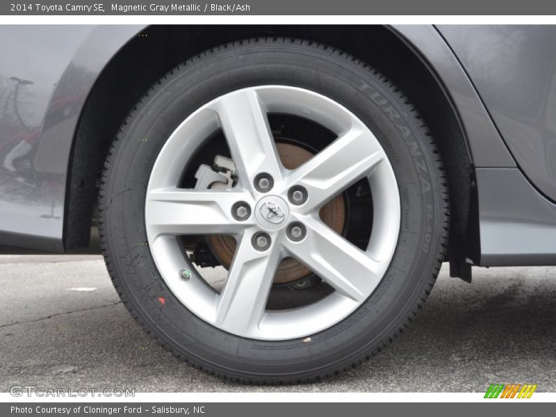 Magnetic Gray Metallic / Black/Ash 2014 Toyota Camry SE