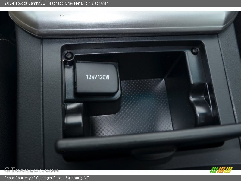 Magnetic Gray Metallic / Black/Ash 2014 Toyota Camry SE