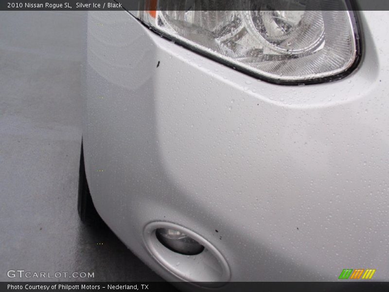 Silver Ice / Black 2010 Nissan Rogue SL